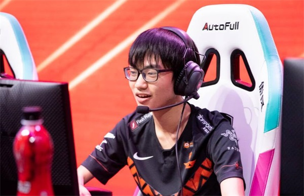 qy球友会网页版-Karsa连续七场比赛得分超过问鼎冠军Scout在篮网比赛中大比分领先，今夜北京首钢官宣签约直接炸裂的简单介绍