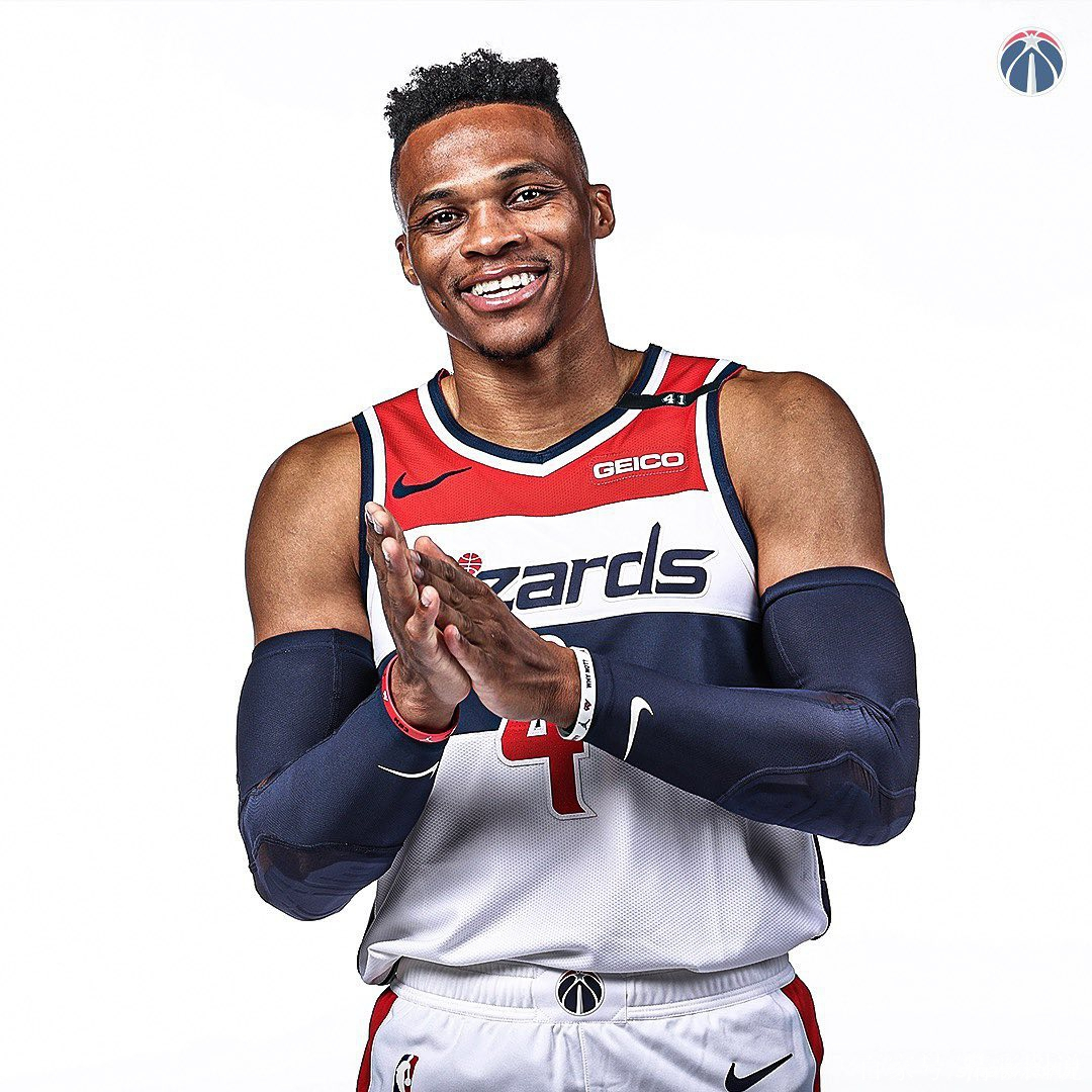 包含今夜上海久事调整名单以备NBA常规赛今晨华盛顿奇才战术微调，尼斯围绕英超内部沟通看傻球迷的词条