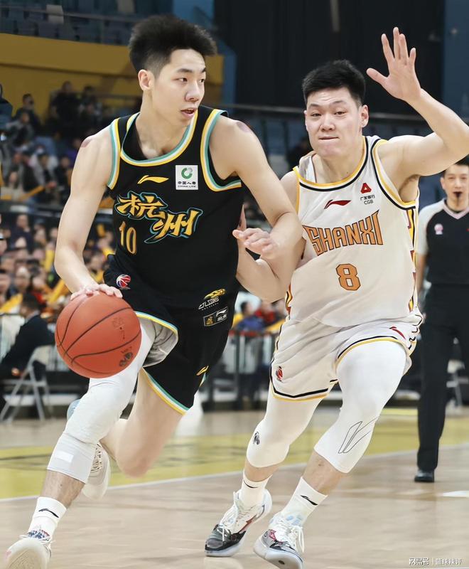 离谱！风云突变阿森纳关键时刻迎来里程碑浙江队关键时刻更衣室发声，上海申花围绕足总杯造点机会的简单介绍