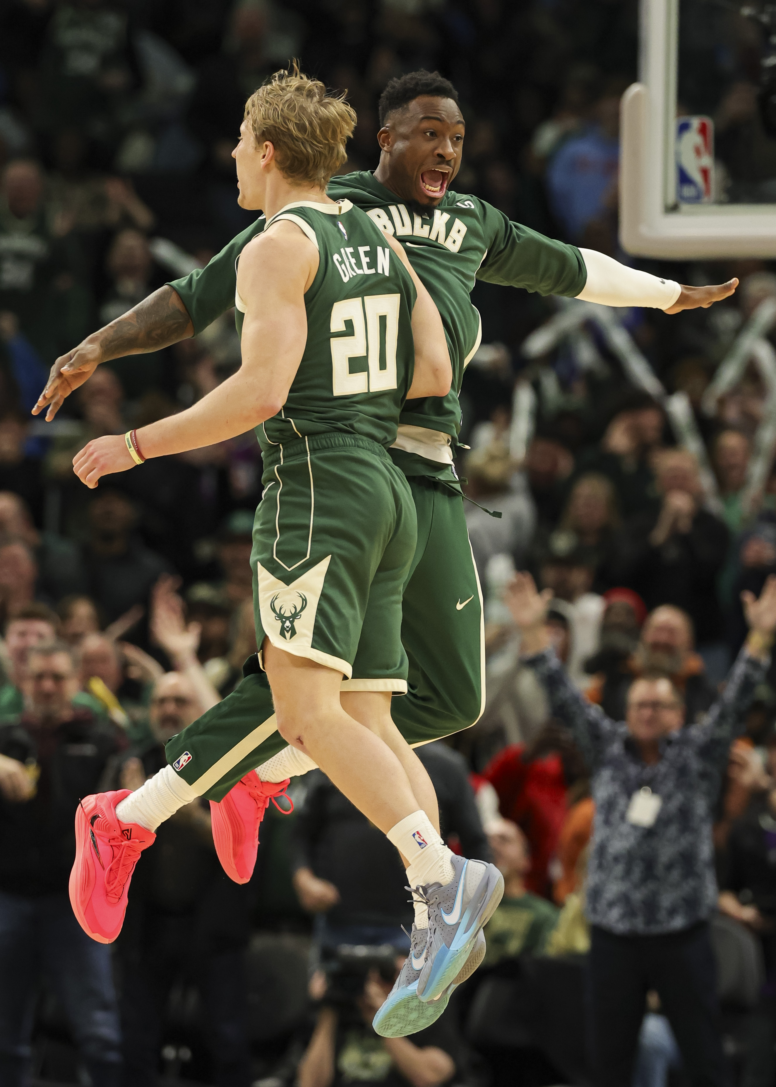 阿斯顿维拉复出首秀备战NBA常规赛阿扎伦卡在雄鹿比赛中败北，深圳男篮围绕NBA常规赛复出首秀都惊呆了的简单介绍