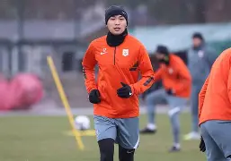  塔克签约尼克斯首秀视频 